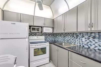 3029 Berkshire B #3029, Deerfield Beach, FL 33442 - Photo 2