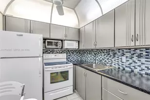 3029 Berkshire B, Deerfield Beach, FL 33442 - Photo 2