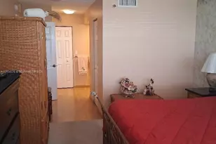 1000 St Charles Pl, Pembroke Pines, FL 33026 - Photo 28