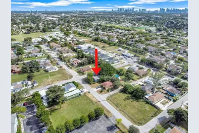 2100 NW 76th St, Miami, FL 33147 - Photo 36
