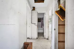 2100 NW 76th St, Miami, FL 33147 - Photo 24