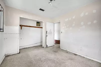 2100 NW 76th St, Miami, FL 33147 - Photo 30