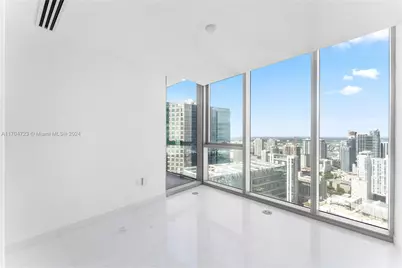 300 Biscayne Blvd Way #5209, Miami, FL 33131 - Photo 8