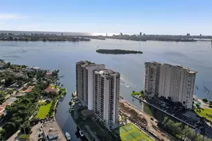 1800 NE 114th St, Miami, FL 33181 - Photo 24