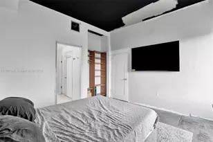 10 SW South River Dr, Miami, FL 33130 - Photo 30