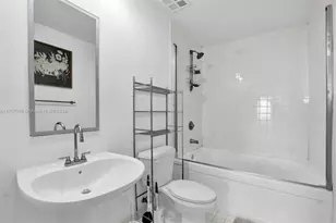 10 SW South River Dr, Miami, FL 33130 - Photo 22