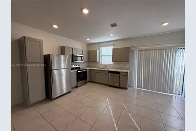 434 NE 13th St, Florida City, FL 33034 - Photo 4