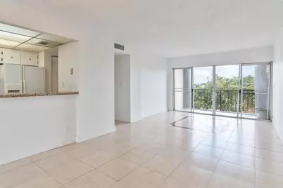 8895 Fontainebleau Blvd #407, Miami, FL 33172 - Photo 10