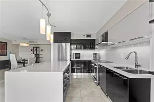 19101 NE 36th Ct, Aventura, FL 33180 - Photo 4