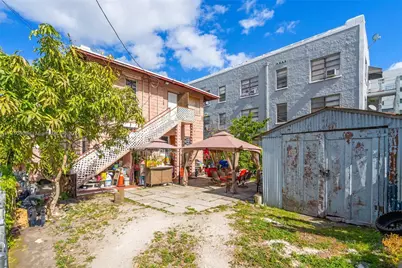 676 SW 1st St, Miami, FL 33130 - Photo 14