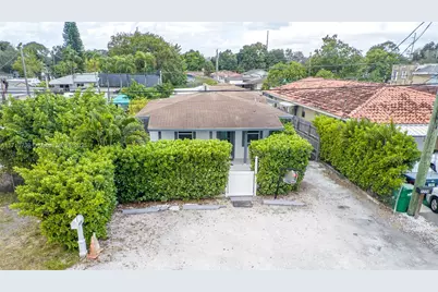 2230 SW 60th Ct, Miami, FL 33155 - Photo 2