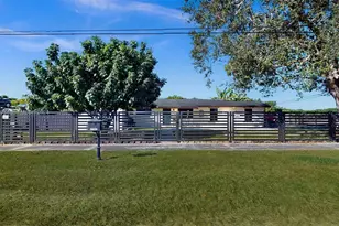 27200 SW 162nd Ave, Homestead, FL 33031 - Photo 2