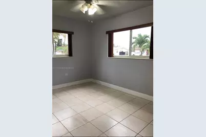 4165 W 6th Ct, Hialeah, FL 33012 - Photo 8