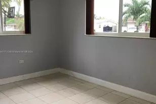 4165 W 6th Ct, Hialeah, FL 33012 - Photo 8