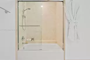 17301 Biscayne Blvd, North Miami Beach, FL 33160 - Photo 34