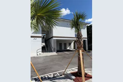210 SE 10th St, Hallandale Beach, FL 33009 - Photo 2