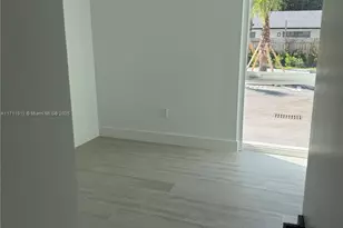 210 SE 10th St, Hallandale Beach, FL 33009 - Photo 24