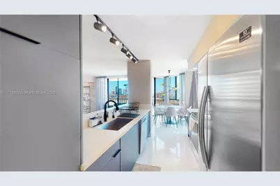 1000 W Island Blvd #2903, Aventura, FL 33160 - Photo 4