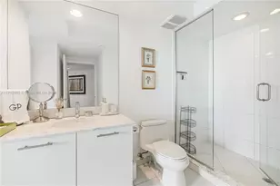 55 SE 6th St, Miami, FL 33131 - Photo 20