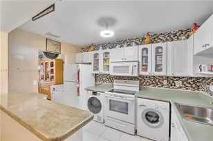 126 Sparrow Dr, Royal Palm Beach, FL 33411 - Photo 20