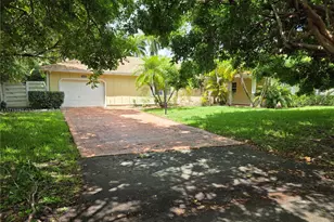 14630 SW 148th Ct, Miami, FL 33196 - Photo 2
