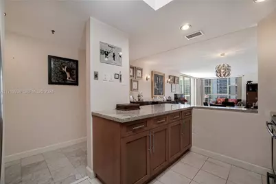 20515 E Country Club Dr #1048, Aventura, FL 33180 - Photo 14