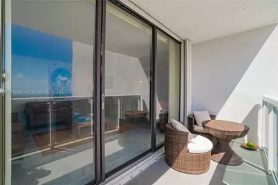 20515 E Country Club Dr #1048, Aventura, FL 33180 - Photo 8