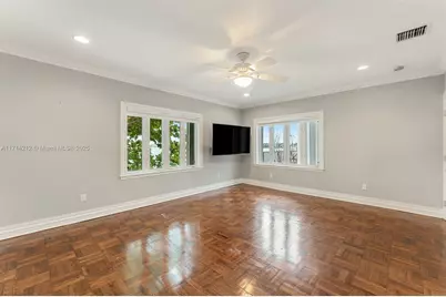11 E Rivo Alto Dr, Miami Beach, FL 33139 - Photo 28