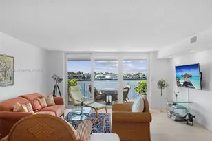 511 Bayshore Dr, Fort Lauderdale, FL 33304 - Photo 2
