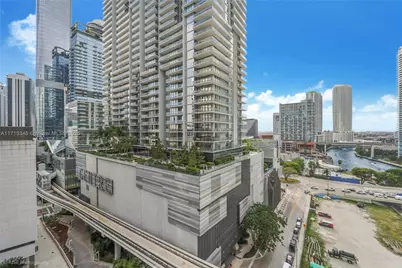 31 SE 6th St #1703, Miami, FL 33131 - Photo 10