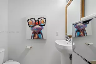 1800 N Bayshore Dr, Miami, FL 33132 - Photo 16