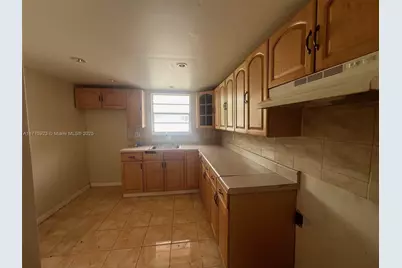19105 NE 2nd Ave #2114, Miami, FL 33179 - Photo 4