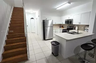 7854 Catalina Cir, Tamarac, FL 33321 - Photo 6