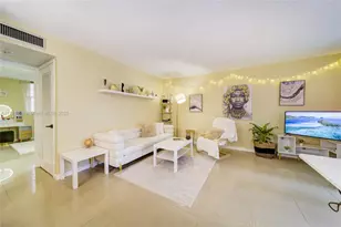 1040 SE 4th Ave, Deerfield Beach, FL 33441 - Photo 6