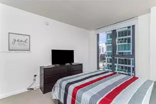 31 SE 6th St, Miami, FL 33131 - Photo 14