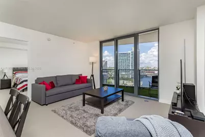 31 SE 6th St #1902, Miami, FL 33131 - Photo 2