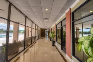 400 Kings Point Dr, Sunny Isles Beach, FL 33160 - Photo 22