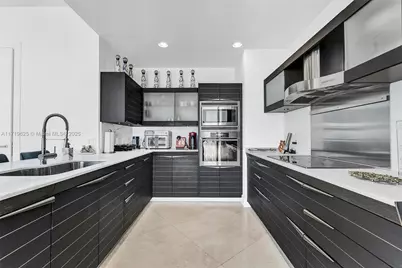 200 Biscayne Boulevard Way #5001, Miami, FL 33131 - Photo 8