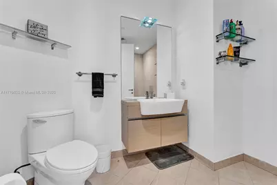 200 Biscayne Boulevard Way #5001, Miami, FL 33131 - Photo 20