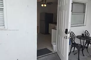 5712 Hollywood Blvd, Hollywood, FL 33021 - Photo 10