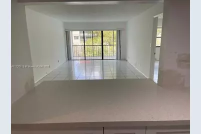 301 Racquet Club Rd #201, Weston, FL 33326 - Photo 4