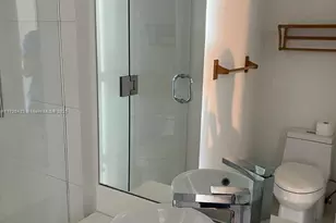 650 NE 32nd St, Miami, FL 33137 - Photo 14