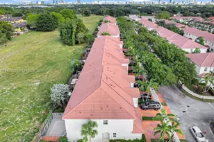 1007 NE 208th St, Miami, FL 33179 - Photo 26