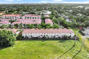 1007 NE 208th St, Miami, FL 33179 - Photo 24