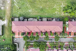 1007 NE 208th St, Miami, FL 33179 - Photo 10