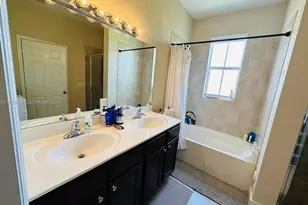 1007 NE 208th St, Miami, FL 33179 - Photo 56