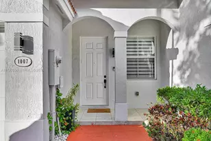 1007 NE 208th St, Miami, FL 33179 - Photo 4