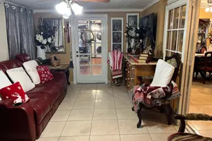 6760 W 6th Ct, Hialeah, FL 33012 - Photo 4