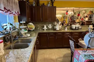 6760 W 6th Ct, Hialeah, FL 33012 - Photo 12