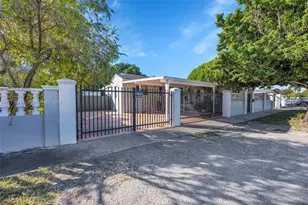 462 E 39th St, Hialeah, FL 33013 - Photo 16